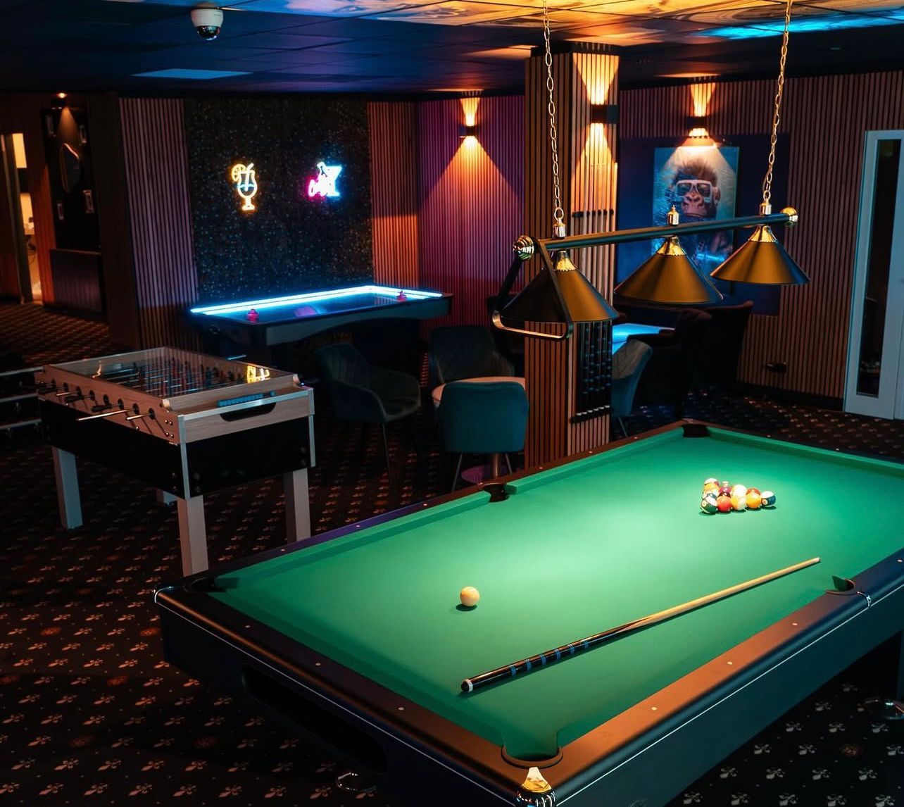 Billardtisch in Bowlingcenter